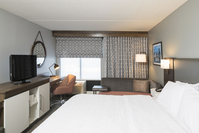 Bedroom 3, Hampton Inn Cincinnati Airport South, Boone
