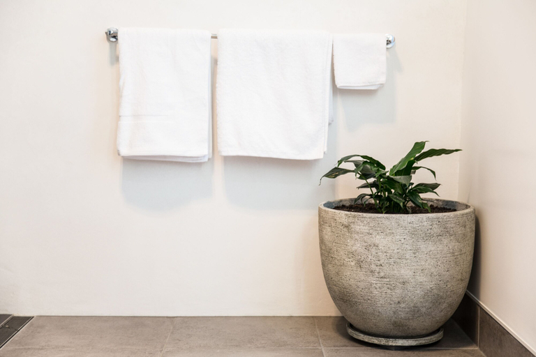 Bathroom 4, Island Quarters, Flinders