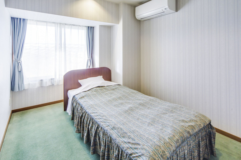 Bedroom 3, Maholova Minds Miura, Miura