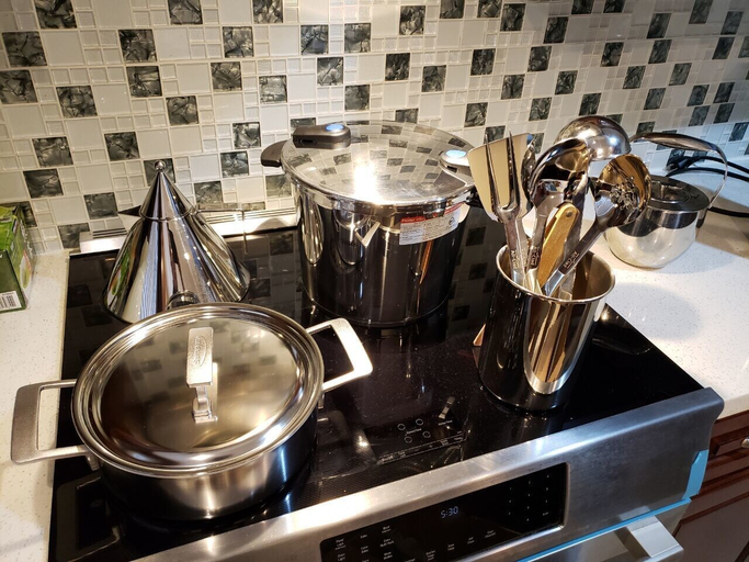 Food & Drinks 4, LUXE Retreat at 8050 Kaymar Dr., Greater Vancouver
