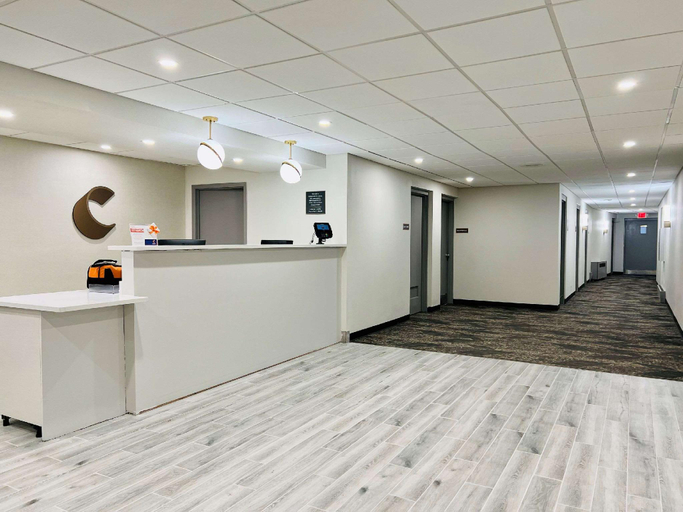 Public Area 3, Comfort Inn & Suites Beaver Dam, Dodge