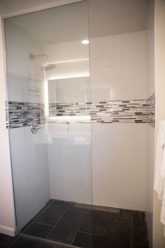 Bathroom 5, Sterling Inn, Santa Clara