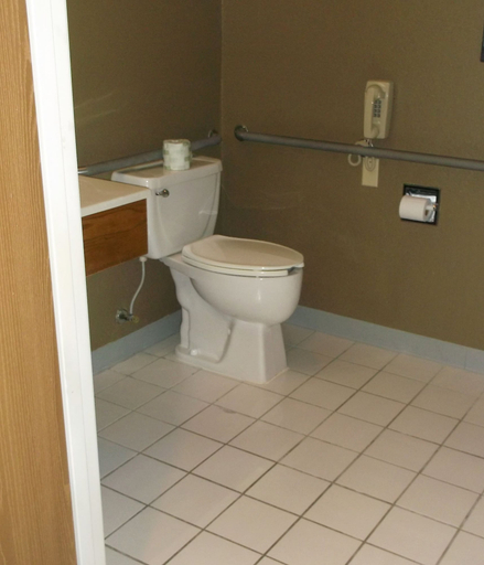 Bathroom 4, Super 8 by Wyndham Brookings, Brookings