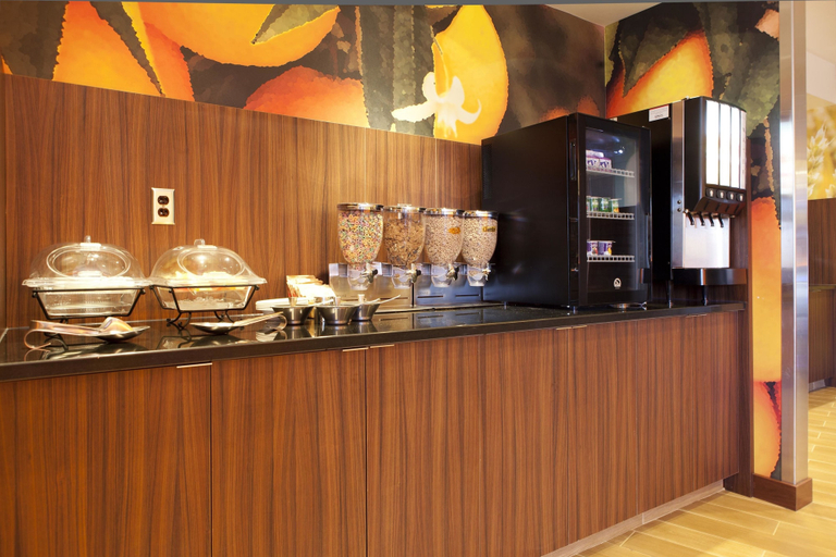 Food & Drinks 5, Fairfield Inn & Suites by Marriott Lethbridge, Division No. 2
