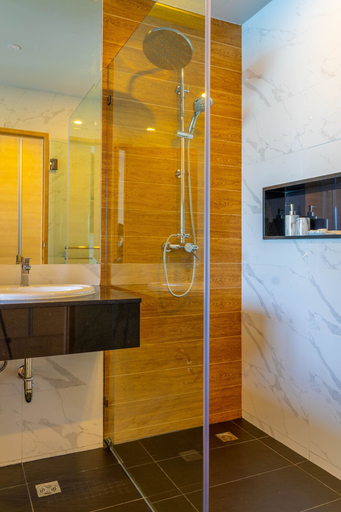 Bathroom 4, Golden Paradise Hotel, Phuket Island