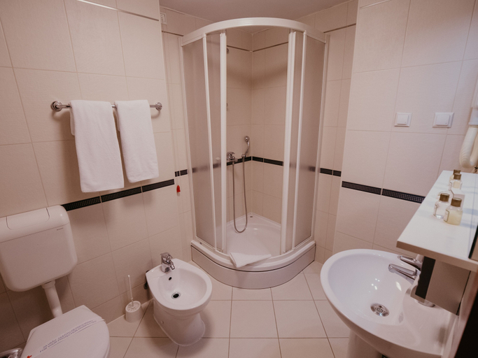 Bathroom 3, Hotel Astra Sarajevo, Sarajevo