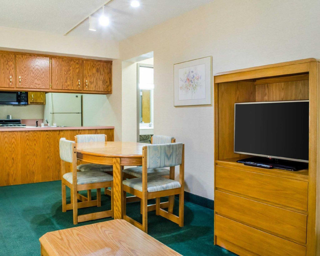 Others 4, Econo Lodge Mifflintown, Juniata