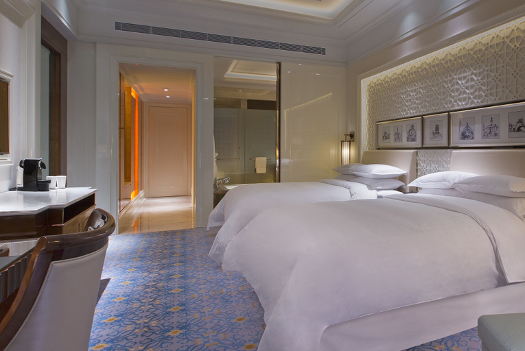 Bedroom 4, Sheraton Grand Wuhan Hankou Hotel, Wuhan