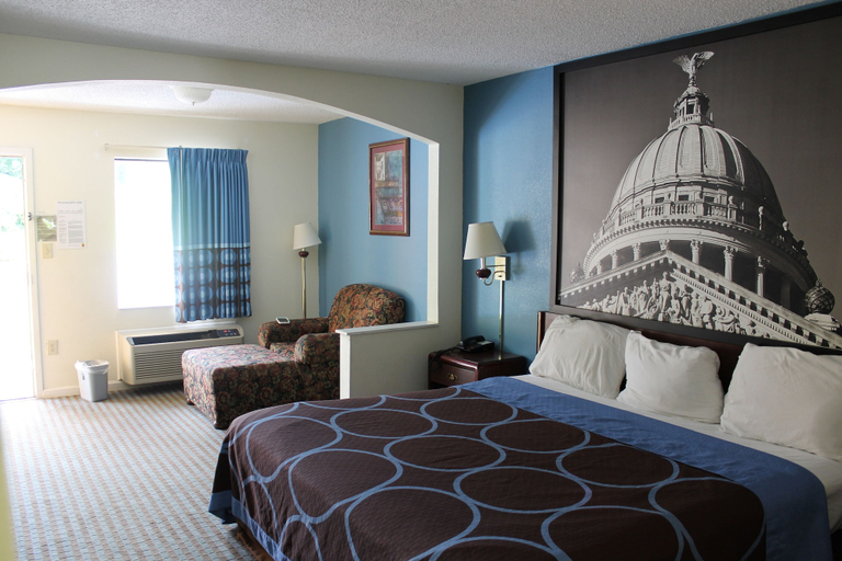 Bedroom 3, Howard Johnson by Wyndham Vicksburg, Warren