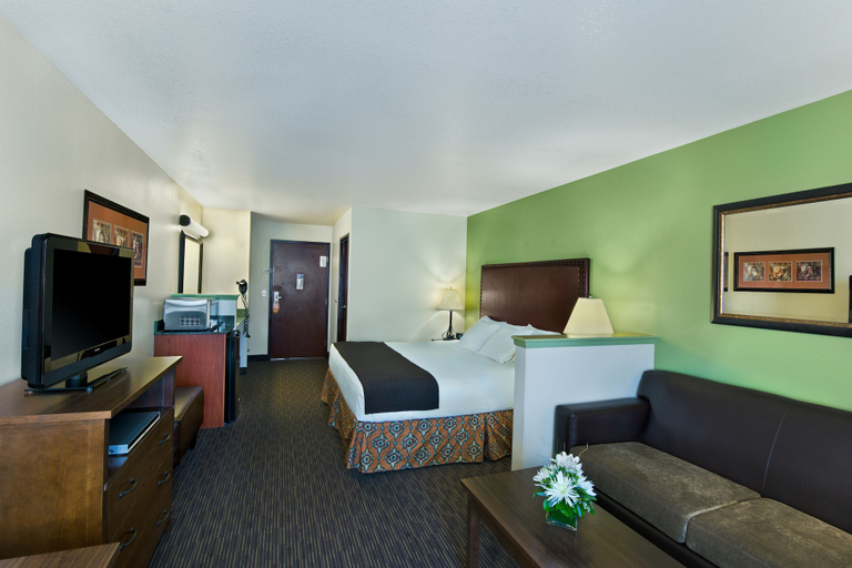 Bedroom 4, Oxford Suites Hermiston, Umatilla