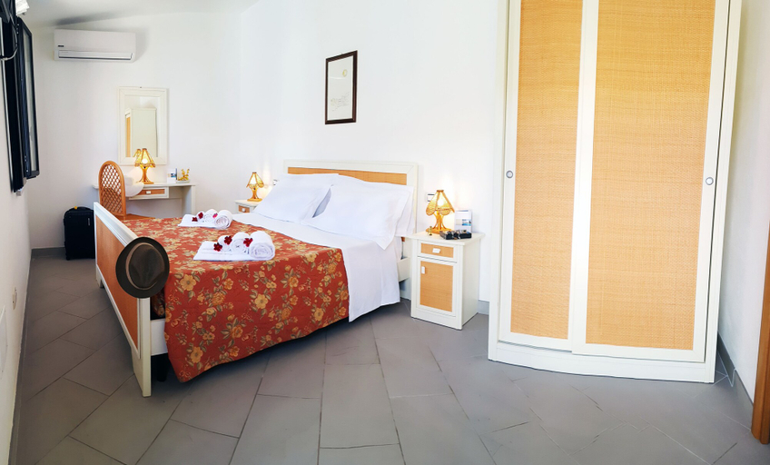 Bedroom 4, Hotel Baia del Capo, Vibo Valentia