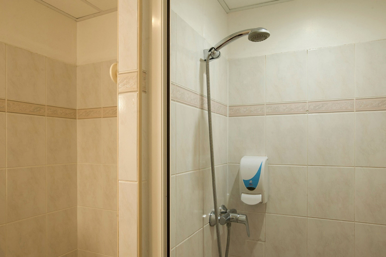 Bathroom 5, The Originals Boutique, Hôtel Neptune, Berck-sur-Mer, Pas-de-Calais