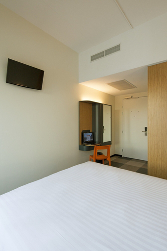 Bedroom 5, easyHotel Amsterdam Arena Boulevard, Amsterdam
