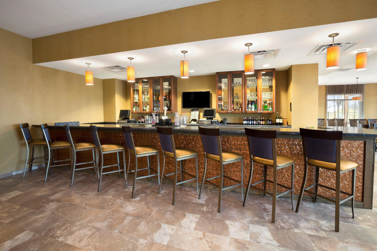 Food & Drinks 5, Wingate By Wyndham Seminole, Gaines