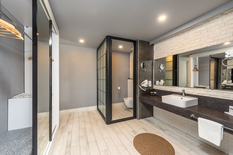 Bathroom 5, White City Resort Hotel, Alanya
