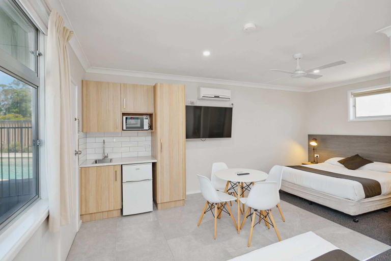 Bedroom 3, Wingham Motel, Greater Taree