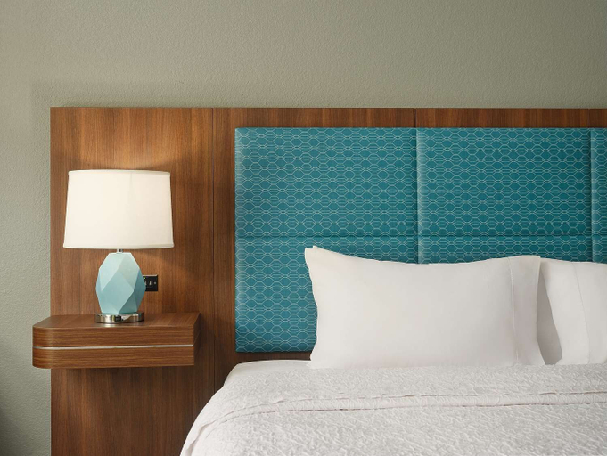 Bedroom 3, Hampton Inn Covington, Saint Tammany