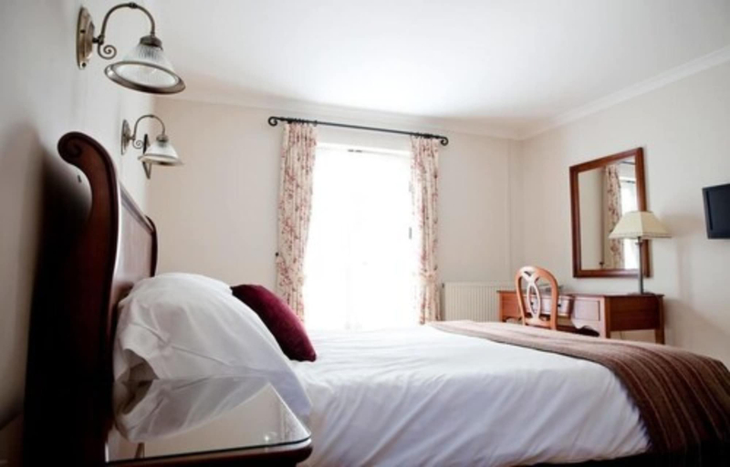 Bedroom 2, King Arthur Hotel, Swansea