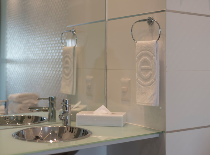 Bathroom 5, Ramada Encore by Wyndham Puebla, Juan C. Bonilla