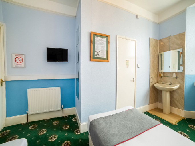Bedroom 2, The Commodore, Torbay