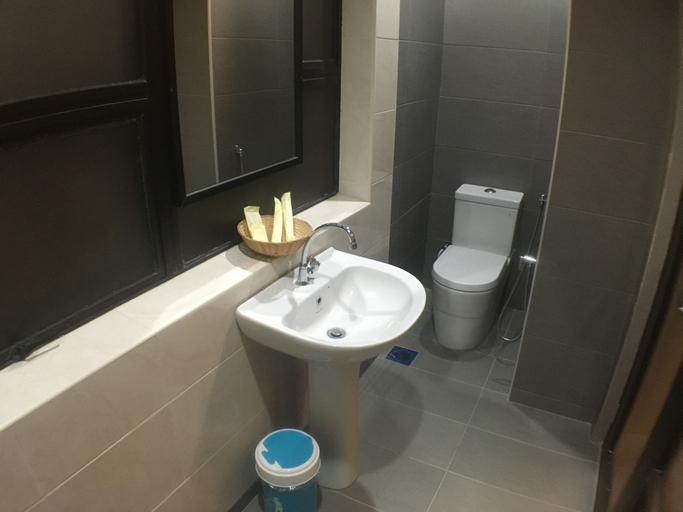 Bathroom 5, Talent Motor Park Hotel, Klang
