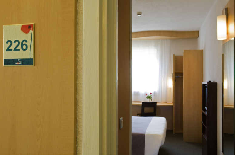 Bedroom 3, ibis Cotonou, Cotonou