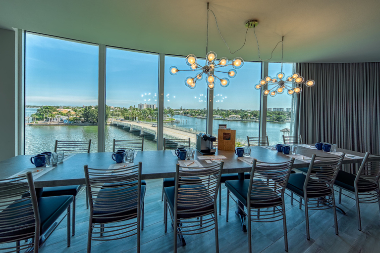 Food & Drinks 4, FUSION Resort Waterfront Suites, Pinellas