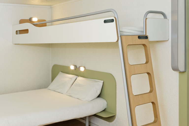 Bedroom 3, ibis budget Lorient Caudan, Morbihan