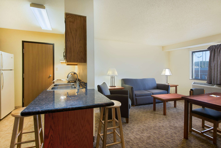 Others 5, Super 8 By Wyndham Ripley, Jackson