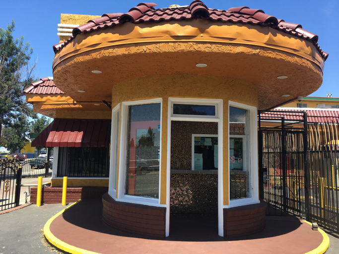 Harris Motel, Alameda