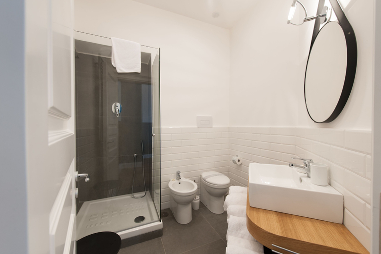 Bathroom 4, Santa Chiara Boutique Hotel, Napoli