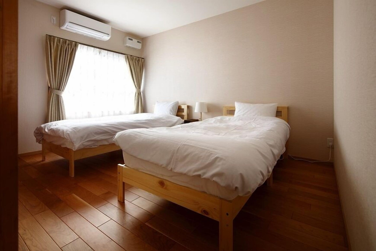 Bedroom 4, Yadoya TENKU - Hostel, Asago