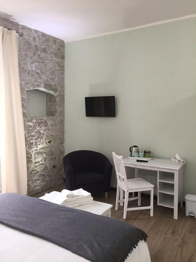 Bedroom 3, Bomarosa Rooms, Oristano