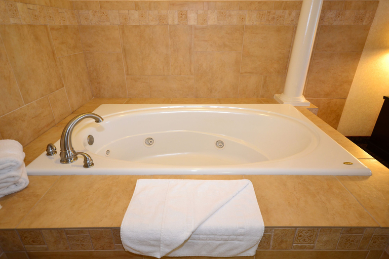 Bathroom 4, Best Western Plus Main Street Inn, Imperial
