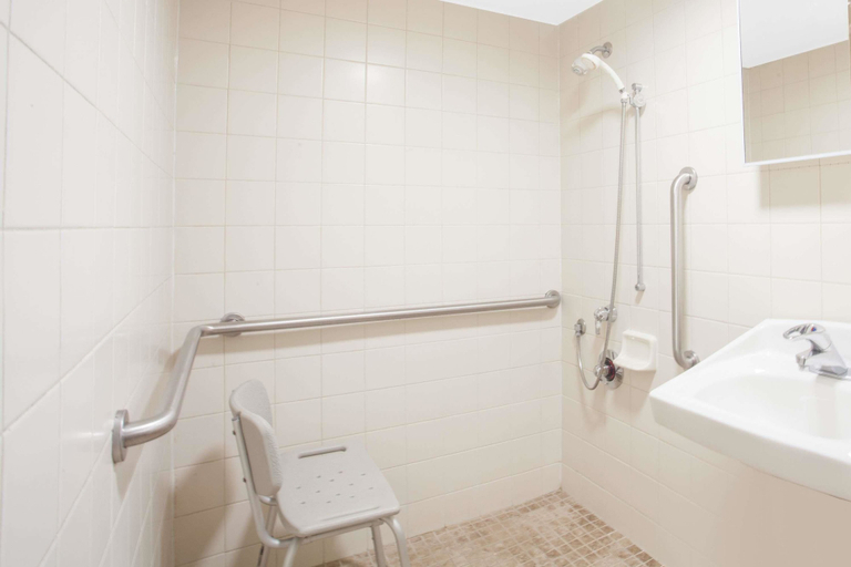 Bathroom 4, Super 8 by Wyndham Nashville West, Davidson