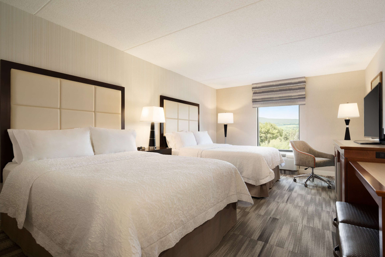 Bedroom 3, Hampton Inn Lehighton-Jim Thorpe, Carbon