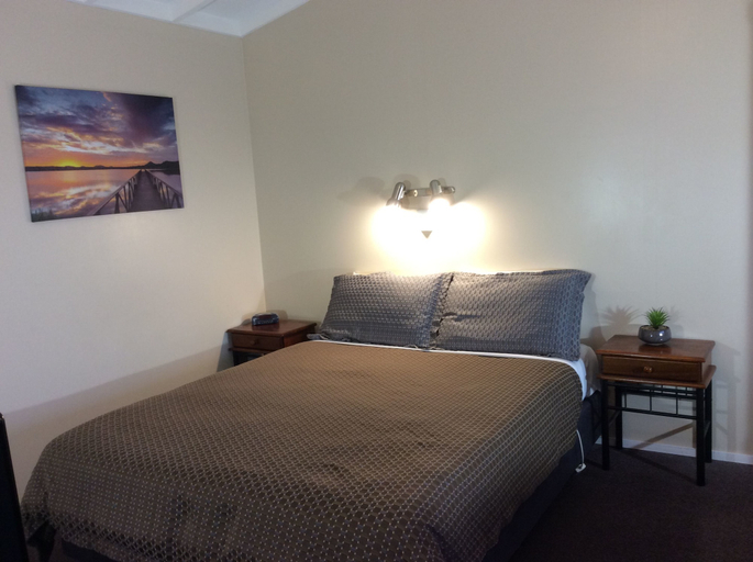 Bedroom 2, AAA Marlin Motel, Marlborough