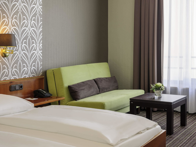 Bedroom 2, Mercure Hotel Trier Porta Nigra, Trier