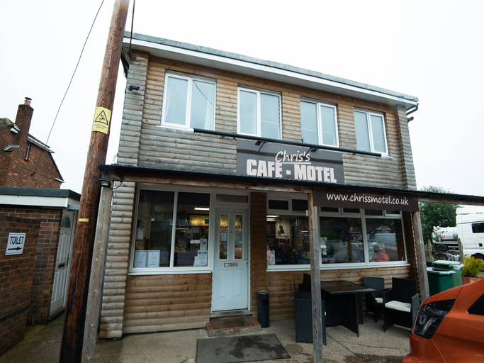 Exterior & Views 2, Chris's Motel, Buckinghamshire