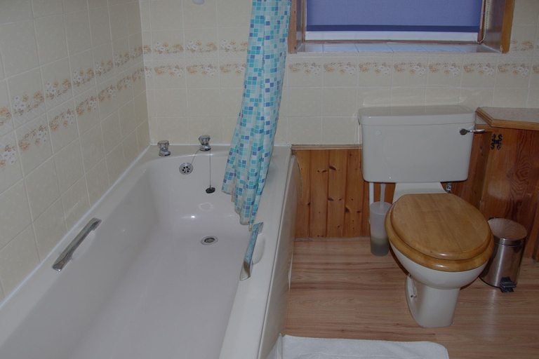 Bathroom, Steading Holidays - Ceol na Mara, Highland