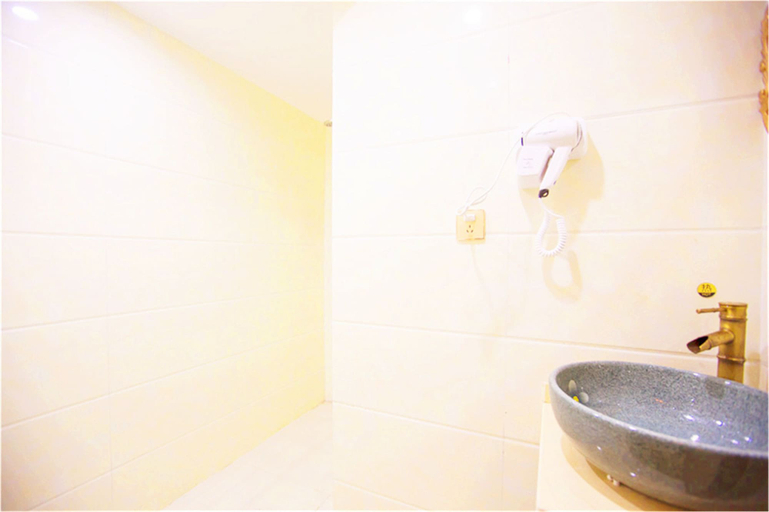 Bathroom 5, Edinburgh Hostel, Zhangjiajie