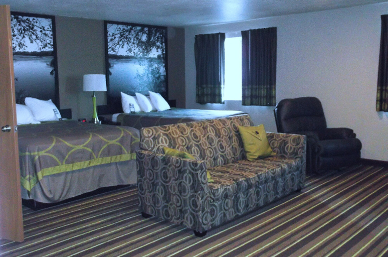 Bedroom 3, Super 8 by Wyndham Brookings, Brookings