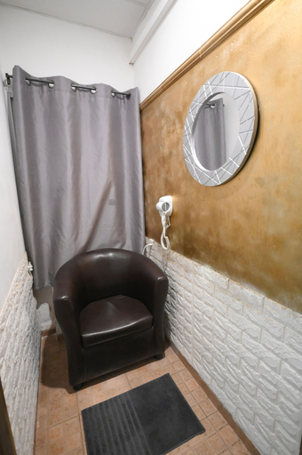 Bathroom 5, Magical in the Galilee