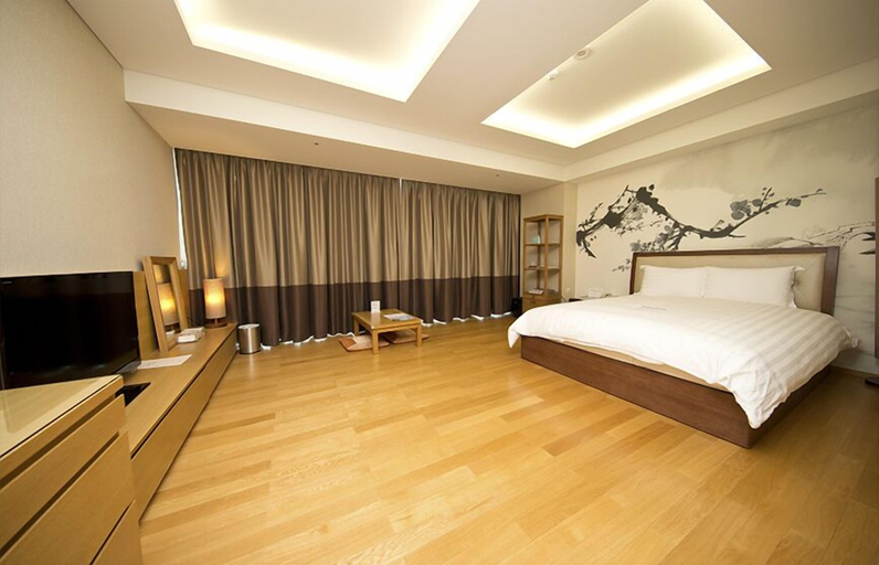 Bedroom 3, High1 Grand Hotel Convention Tower, Jeongseon