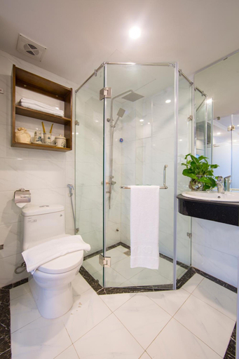 Bathroom 5, Hanoi Amber hotel, Hoàn Kiếm