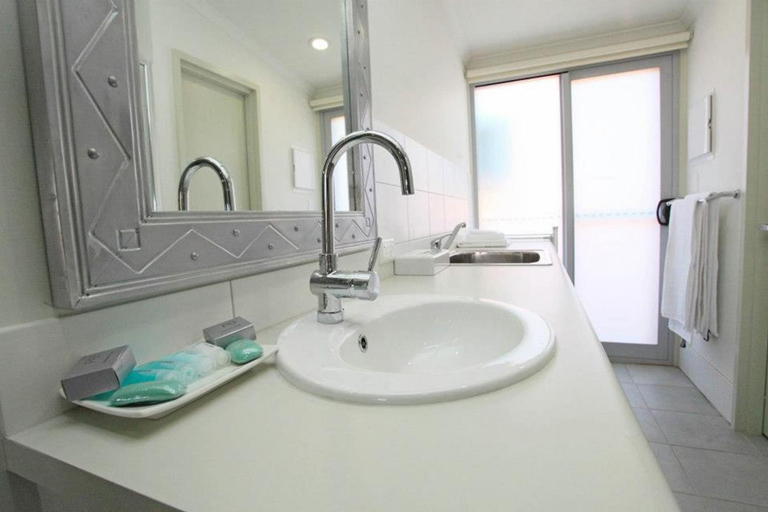 Bathroom 5, Best Western Plus The Ranges Karratha, Roebourne