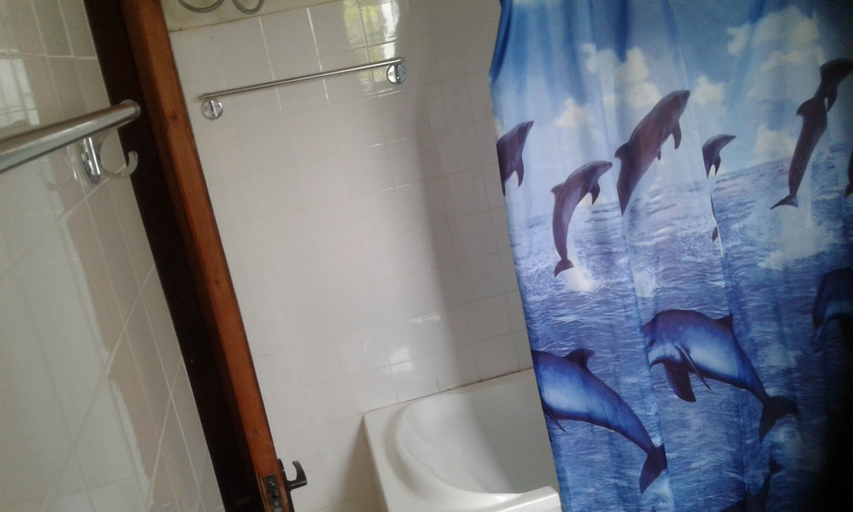Bathroom 4, Skyway Hotel Entebbe, Entebbe