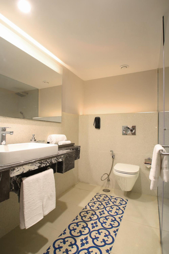 Bathroom 5, Sarovar Premiere Jaipur, Jaipur