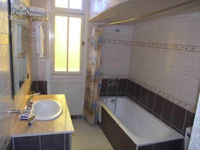 Bathroom 4, Hotel du Louvre, Casablanca