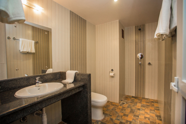 Bathroom 4, Pokhara Choice Inn, Gandaki